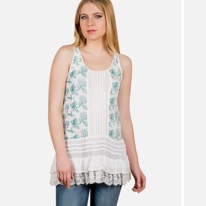 ANTHROPOLOGIE Lilka Embroidered white & green tank size med petite